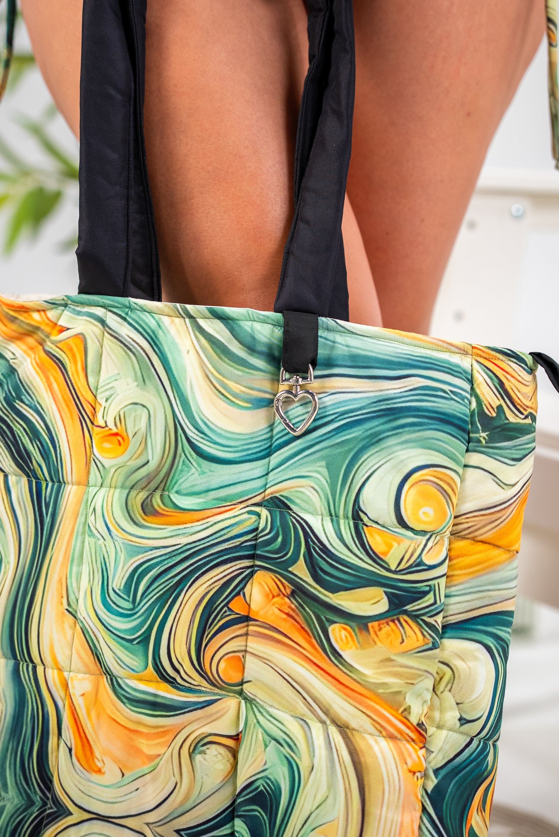 Susurros Tote
